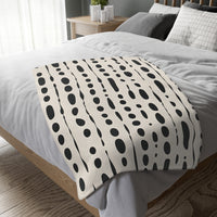 Black and White Dotted Velveteen Microfiber Blanket (Two-sided print)