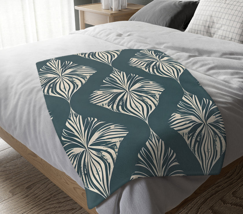 Green and White Pattern Velveteen Microfiber Blanket (Two-sided print)