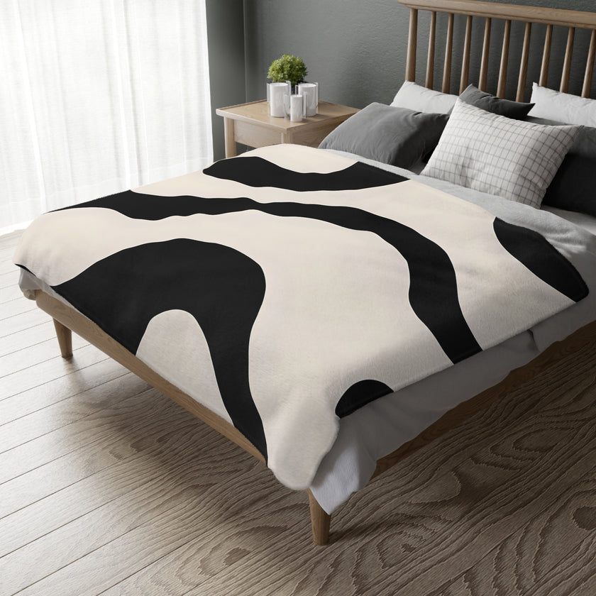 Black and White Velveteen Microfiber Blanket (Two-sided print)