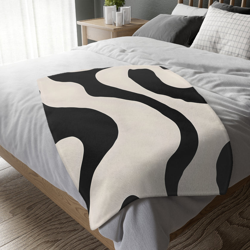 Black and White Velveteen Microfiber Blanket (Two-sided print)