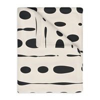 Black and White Dotted Velveteen Microfiber Blanket (Two-sided print)