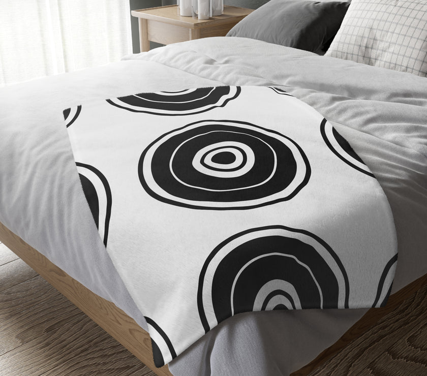 Black and white Circle Pattern Velveteen Microfiber Blanket (Two-sided print)
