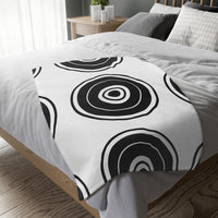 Black and white Circle Pattern Velveteen Microfiber Blanket (Two-sided print)