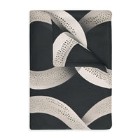 Black and White Wavey Pattern Velveteen Microfiber Blanket (Two-sided print)