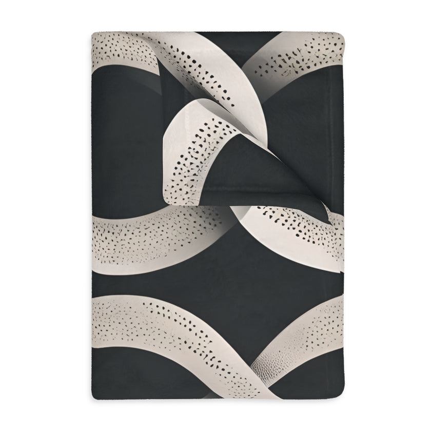 Black and White Wavey Pattern Velveteen Microfiber Blanket (Two-sided print)