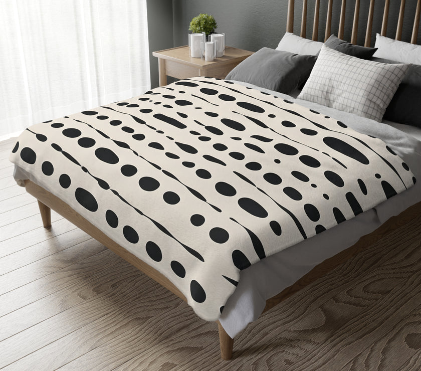 Black and White Dotted Velveteen Microfiber Blanket (Two-sided print)