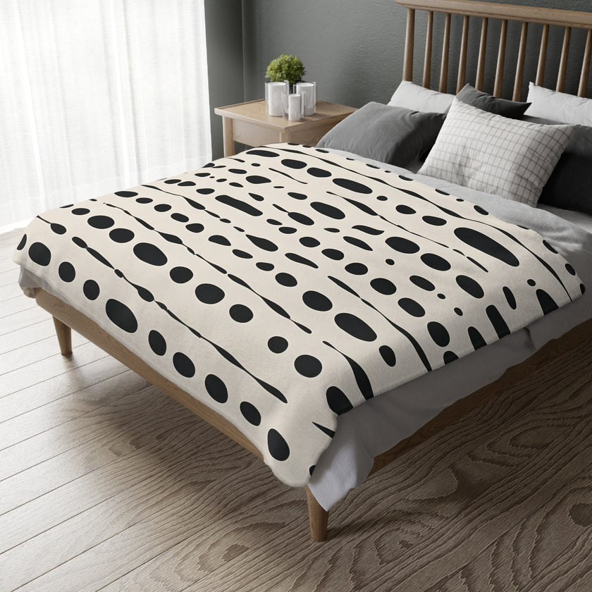 Black and White Dotted Velveteen Microfiber Blanket (Two-sided print)