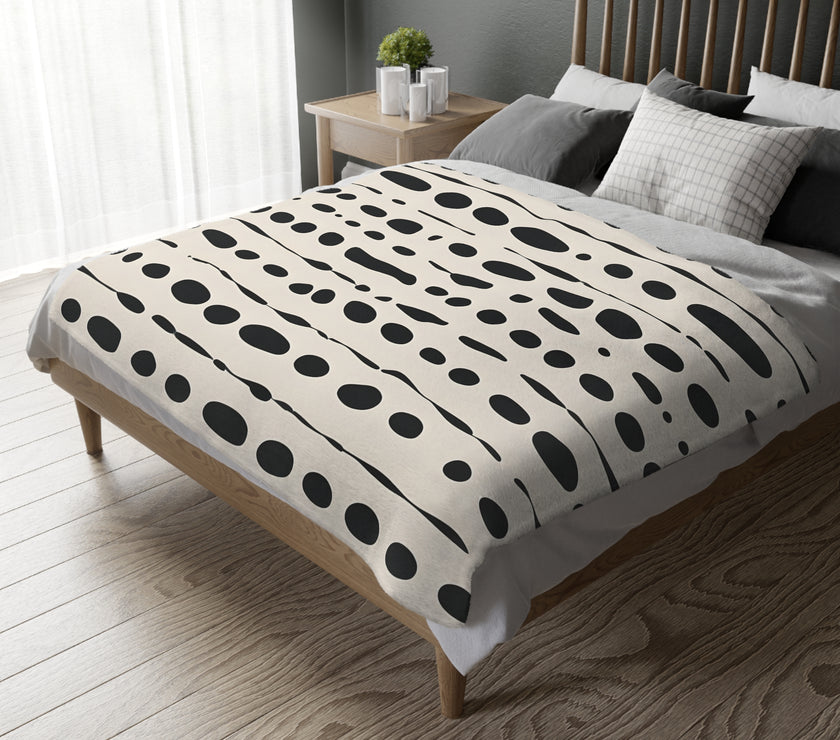 Black and White Dotted Velveteen Microfiber Blanket (Two-sided print)