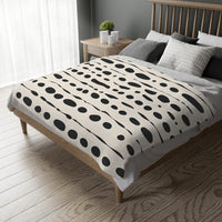 Black and White Dotted Velveteen Microfiber Blanket (Two-sided print)
