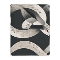 Black and White Wavey Pattern Velveteen Microfiber Blanket (Two-sided print)