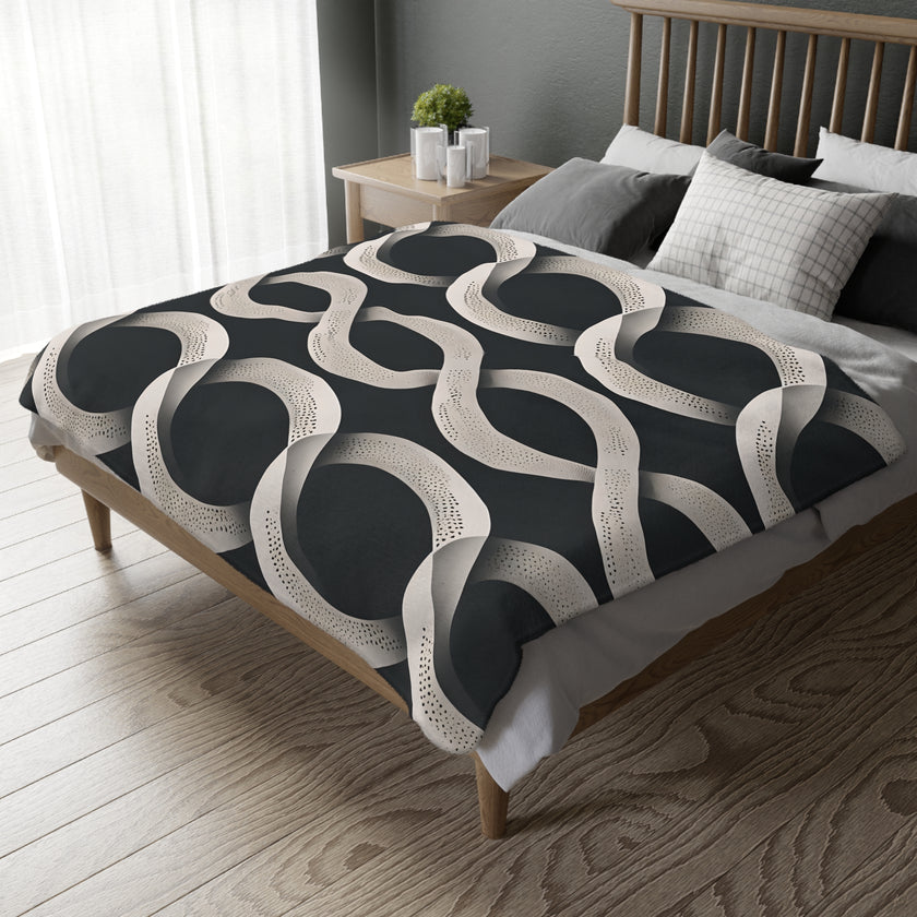 Black and White Wavey Pattern Velveteen Microfiber Blanket (Two-sided print)
