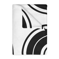 Black and white Circle Pattern Velveteen Microfiber Blanket (Two-sided print)