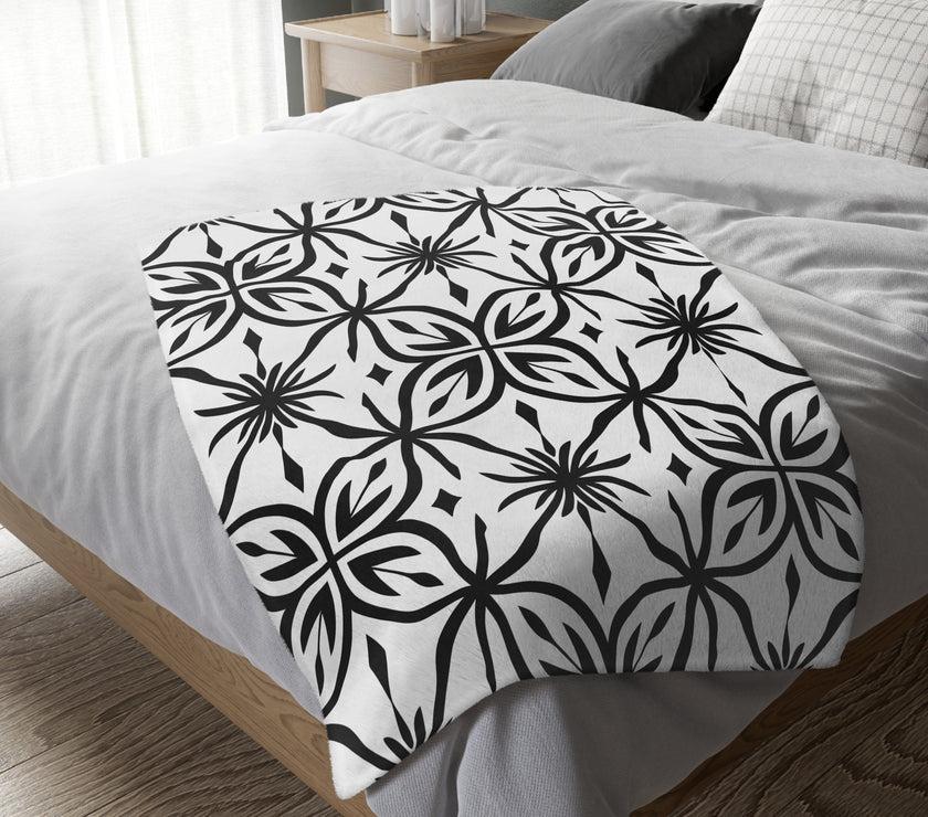 Black and White Pattern Velveteen Microfiber Blanket (Two-sided print)