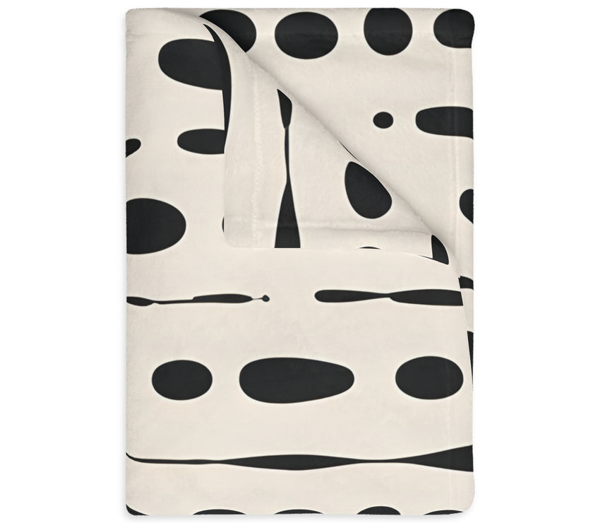 Black and White Dotted Velveteen Microfiber Blanket (Two-sided print)