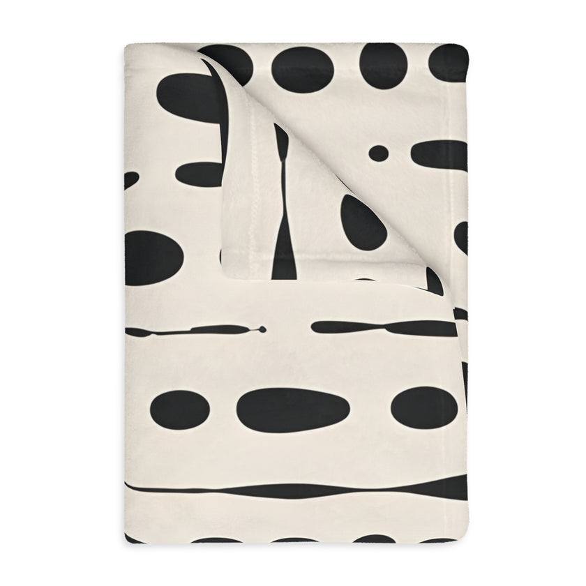 Black and White Dotted Velveteen Microfiber Blanket (Two-sided print)